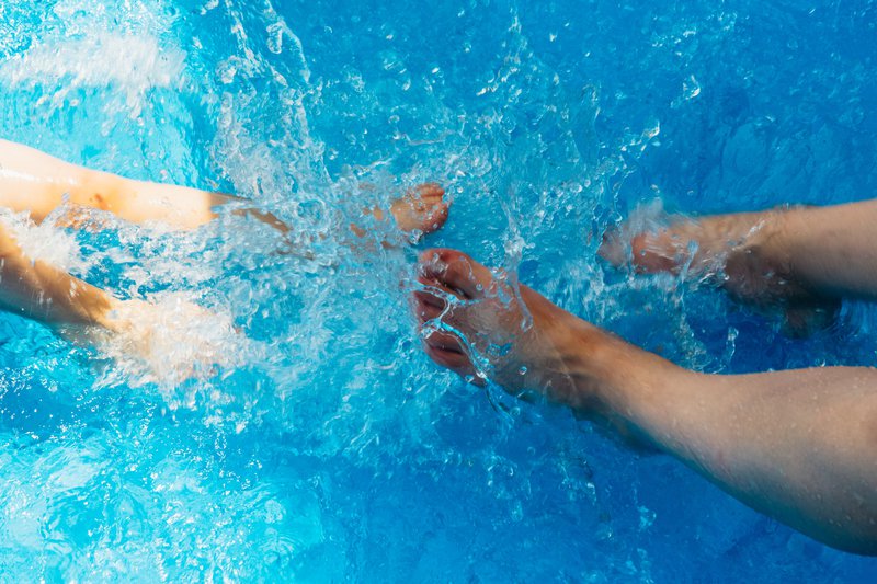 feet-pool-splash-101986.jpg